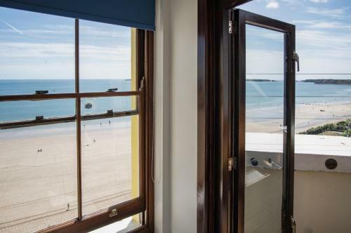 The Nest - 1 Bedroom Apartment - Tenby