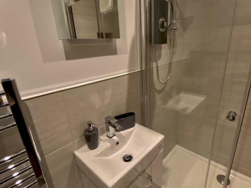 Apartamento Pass The Keys Modern, Central 1-bed Flat Free On-site Parking