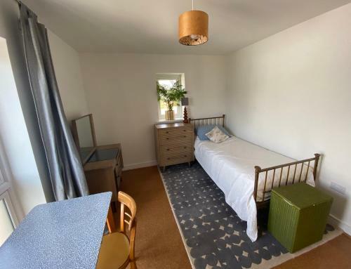 5 Bedroom Modern Home, Totnes - 10 Guests, 7 Day Minimum Booking