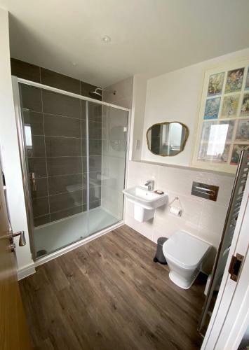 5 Bedroom Modern Home, Totnes - 10 Guests, 7 Day Minimum Booking