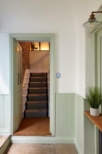 Lorna House Totnes
