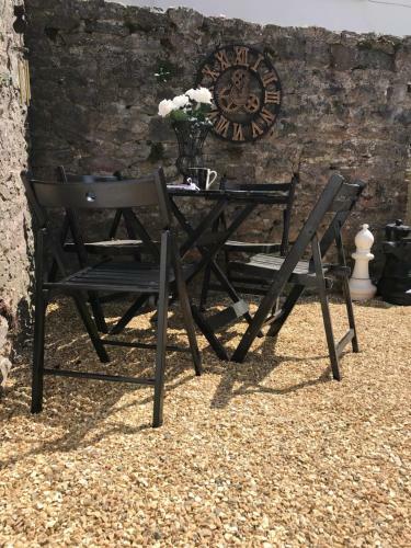 *new* Quirky Cottage By The Sea