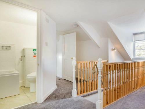Lovely Villa 1 Double, 1 Double Sofa, 6 Single, And 1bunk Bed