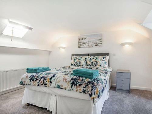 Lovely Villa 1 Double, 1 Double Sofa, 6 Single, And 1bunk Bed