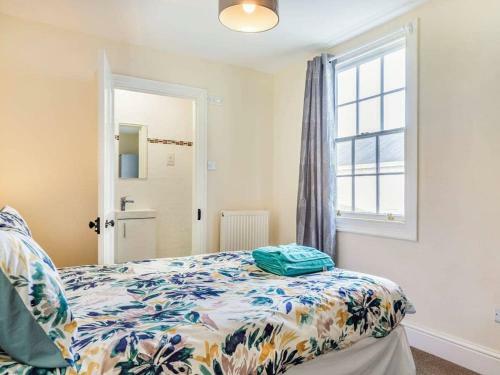 Lovely Villa 1 Double, 1 Double Sofa, 6 Single, And 1bunk Bed