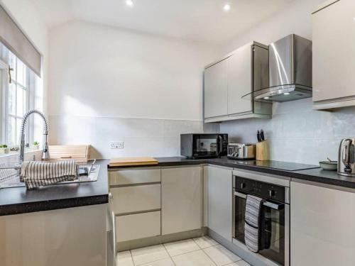 Lovely Stunning 2-bed Cottage In Torquay