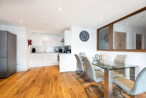 Large Apartment Close To London Br1 II
