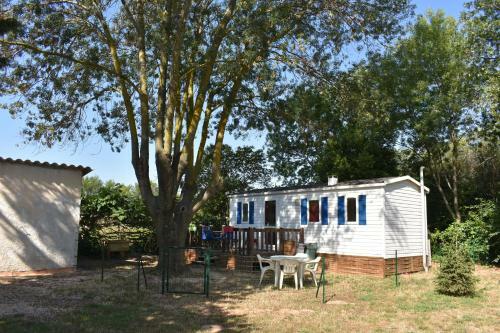 Mobil-home Sur Terrain Bucolique