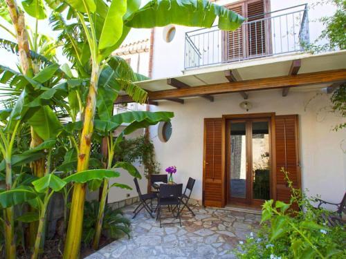 Villa Located Near The Fantastic Gulf