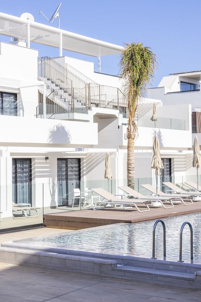 Lacasa Apartments Cotillo