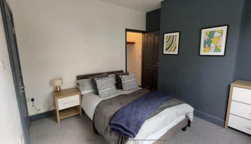 Hostal 4 Bed Guest Home On Hardy Croft