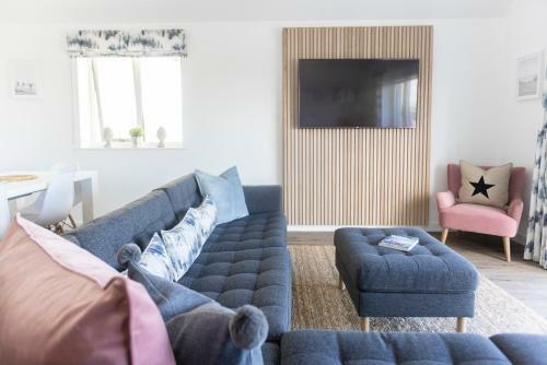 Villa Beside The Sea & Beach - Panoramic Sea Views
