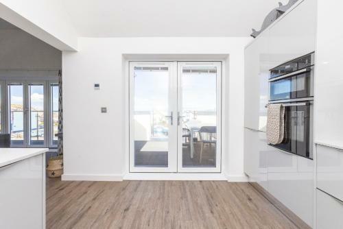 Villa Beside The Sea & Beach - Panoramic Sea Views