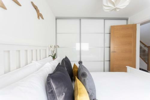 Villa Beside The Sea & Beach - Panoramic Sea Views
