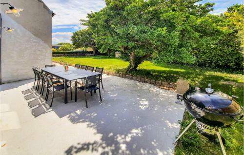 Nice Home In Kerlouan With Wifi And 5 Bedrooms