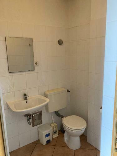 Apartamento 1 Pension Fliegerhorst Arado Zimmer
