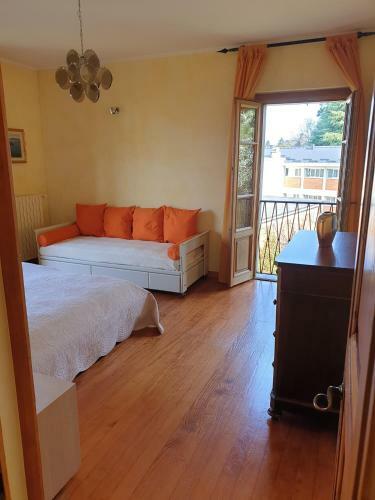 Hostal La Camera Con Vista Lago Al Secondo Piano Della Villa Isabella