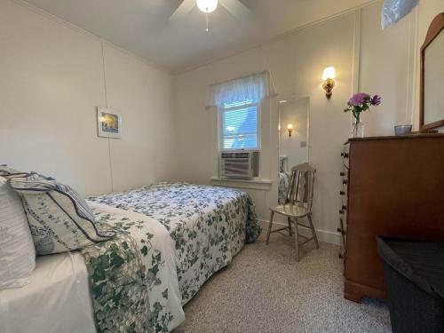 4943 Lake Ave Home