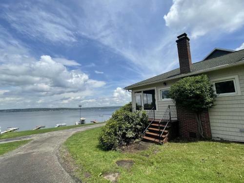 4943 Lake Ave Home