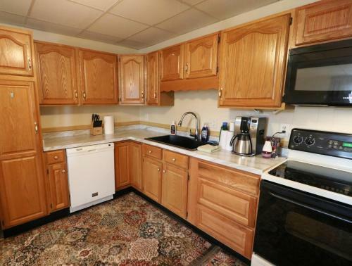 Lakeside Upper Apartment Home