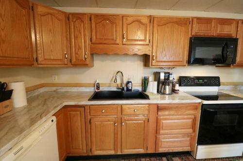Lakeside Upper Apartment Home