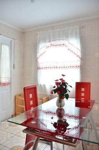 Pet Friendly Travelers Lounge W/ Indoor Fireplace