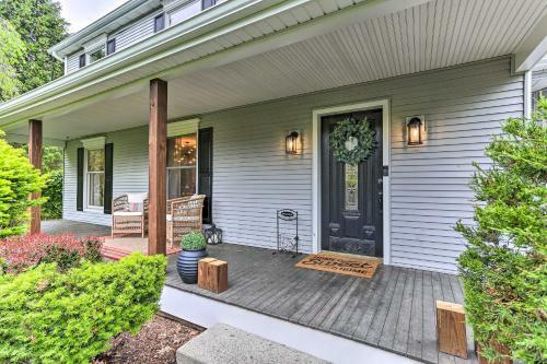 Gorgeous Montgomery Home With Seasonal Pool!