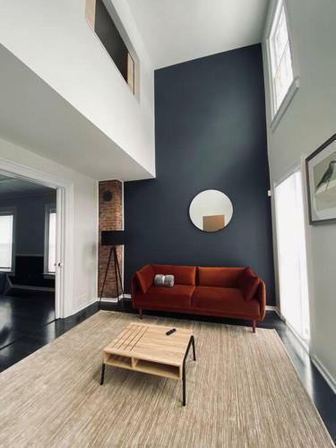 Beautifully Updated 5br Residence Near Uofr/museums/downtown