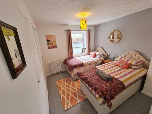 Chapel Bricks-cosy Rural Cottage Near Sandy Beach