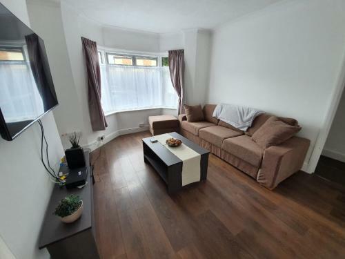 Apartamento Lovely 2-bedroom Ground Floor Flat With Garden