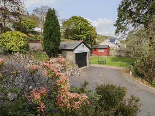 Low Lodge