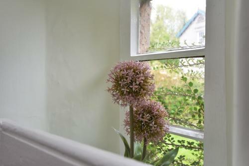 Dove Cottage - Sleeps 6 Near Cartmel