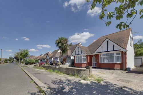 Flourish Apartments - Marlborough House - Ilford