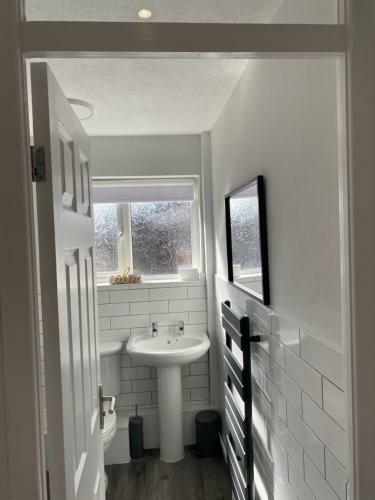 Newly Refurbished 2 Bed Apartment