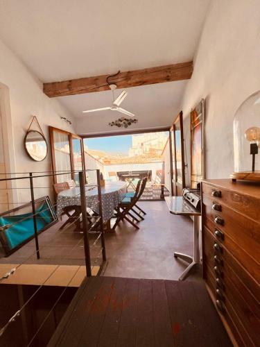 Spacious Cocoon With Terrace Near The Old Port