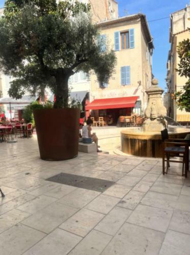 Spacious Cocoon With Terrace Near The Old Port