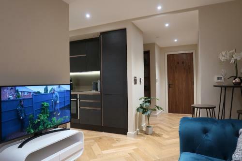 City Centre Luxury Studio Apartment Suite With Garden View