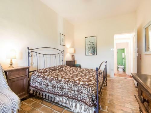 Traditional Holiday Home In Urbino With Terrace