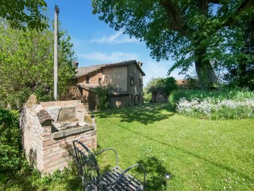 Traditional Holiday Home In Urbino With Terrace