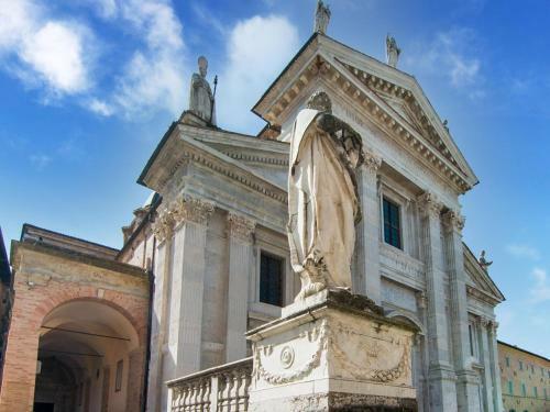 Traditional Holiday Home In Urbino With Terrace