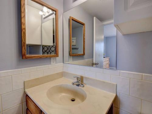 2br Condo Lakefront Step 2 Beach Sleeps 6 Boardwalk