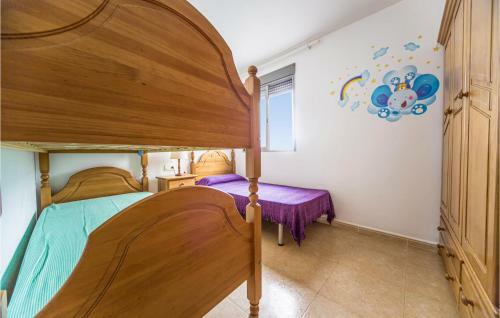 Nice Apartment In Vinar�s With 2 Bedrooms