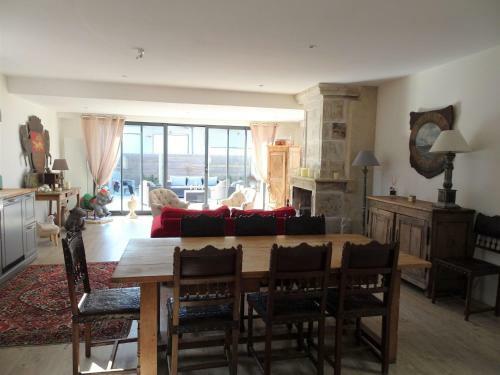 Comfortable Holiday Villa, 50m From The Sea