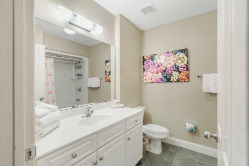 Condo On Bay With Boat Launch And Multiple Pools