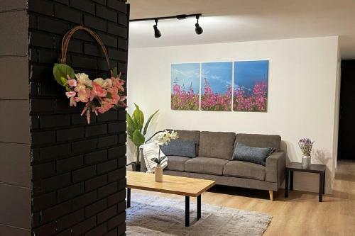 Elegant 3-bedroom Apartment With Art Collection
