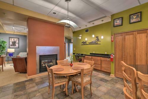 Apartamento Idyllic Dtwn Anchorage Condo With Fireplace!