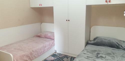 Chloe's Center Apartment