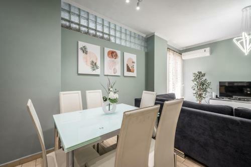 Cozy Central Apartment 2