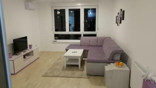Mirror Apartment