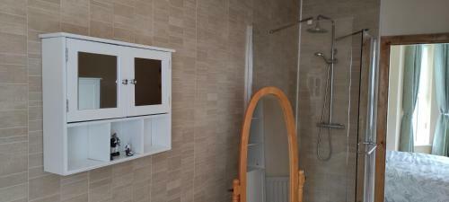 Luxurious 3-bed House, Sleeps 6 And Only 2 Mins To Beach